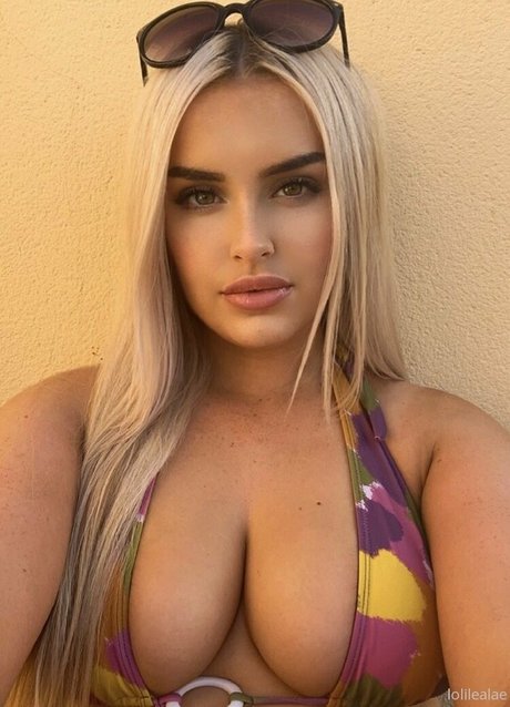Nacktes geleaktes OnlyFans-Foto von Leastayspeachy