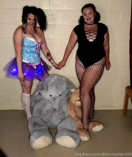 Nacktes geleaktes OnlyFans-Foto von Dommaiden420