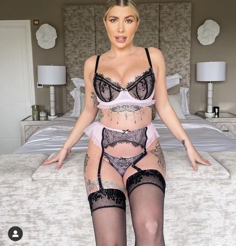 Nacktes geleaktes OnlyFans-Foto von Olivia Buckland