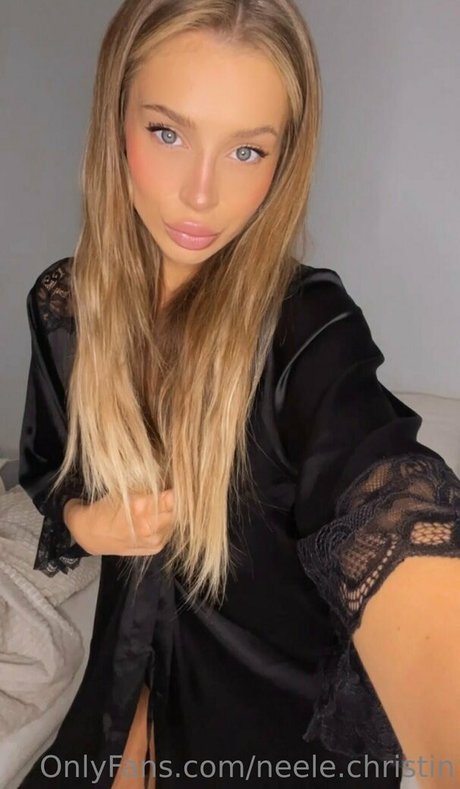 Nacktes geleaktes OnlyFans-Foto von Neelechristin