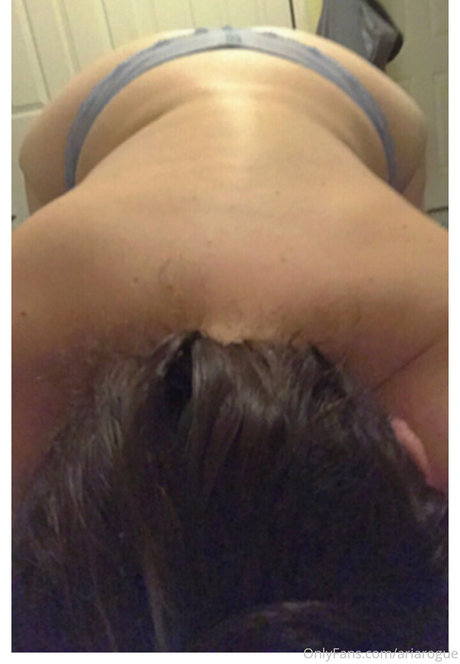 Nacktes geleaktes OnlyFans-Foto von Ariarogue