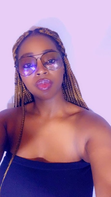 Nacktes geleaktes OnlyFans-Foto von Sassyalexa