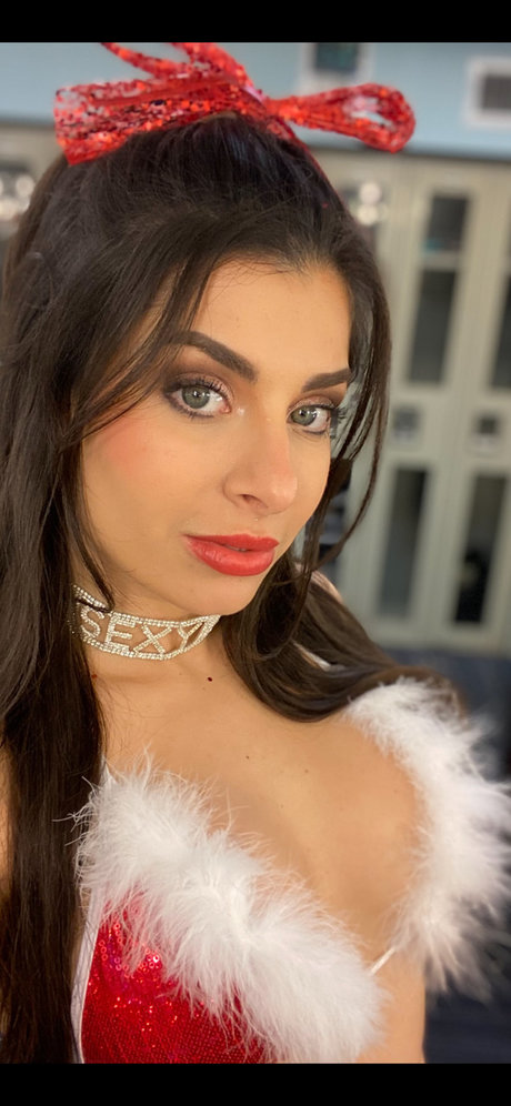 Nacktes geleaktes OnlyFans-Foto von Goddess Sarina Siren
