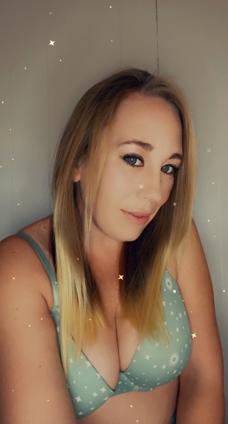 Nacktes geleaktes OnlyFans-Foto von Tabitha