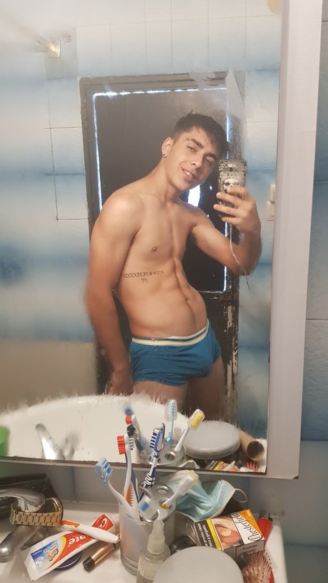 Nacktes geleaktes OnlyFans-Foto von Papssito2361