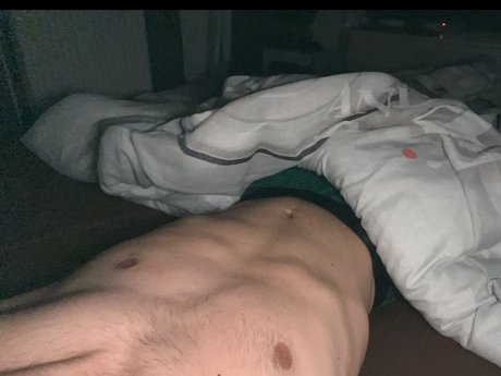 Nacktes geleaktes OnlyFans-Foto von Savoiepas