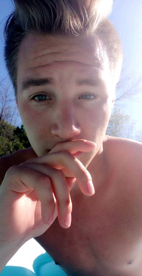 Nacktes geleaktes OnlyFans-Foto von Michael Chapman