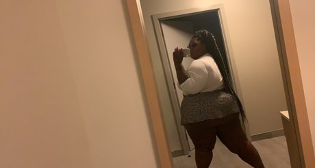Nacktes geleaktes OnlyFans-Foto von M O C H A 