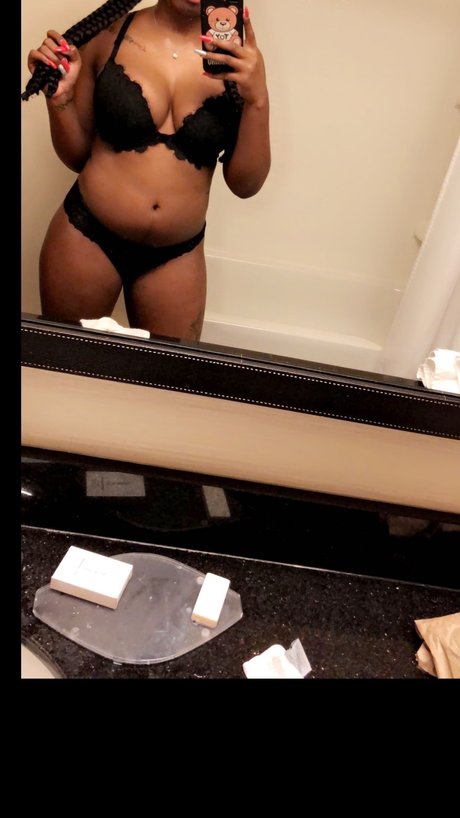 Nacktes geleaktes OnlyFans-Foto von Paula P