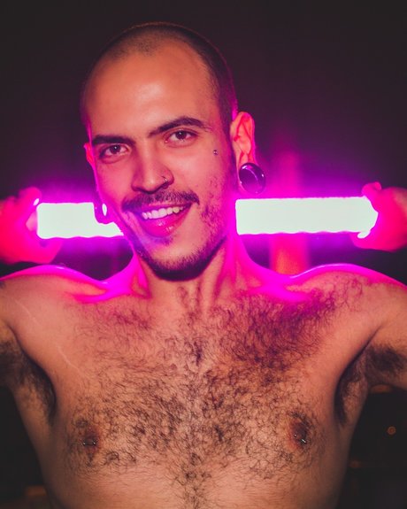 Nacktes geleaktes OnlyFans-Foto von Mika