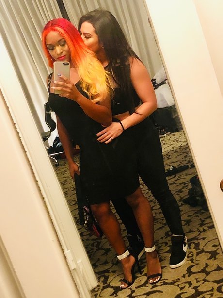 Nacktes geleaktes OnlyFans-Foto von Diamante And Kiera Hogan