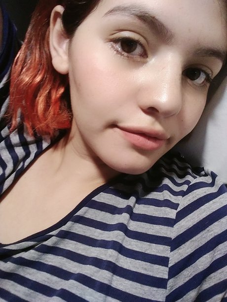 Nacktes geleaktes OnlyFans-Foto von Kitty