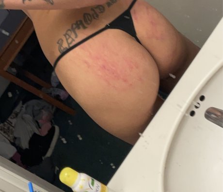 Nacktes geleaktes OnlyFans-Foto von Mimis Sexi Body 