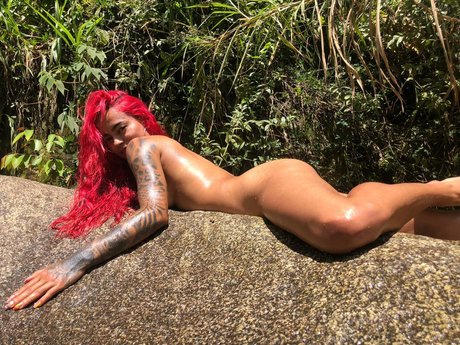 Nacktes geleaktes OnlyFans-Foto von Saritaxx