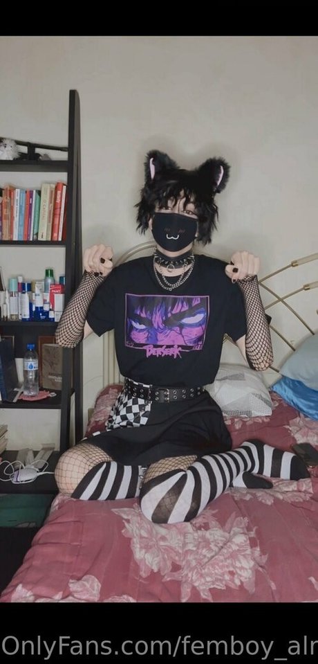 Nacktes geleaktes OnlyFans-Foto von Femboyalma