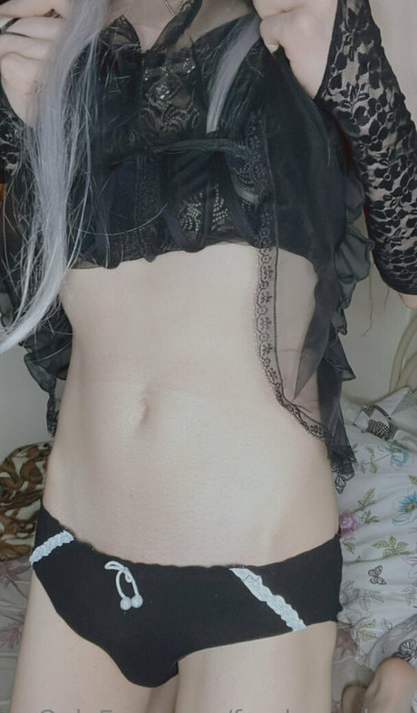 Nacktes geleaktes OnlyFans-Foto von Femboyalma