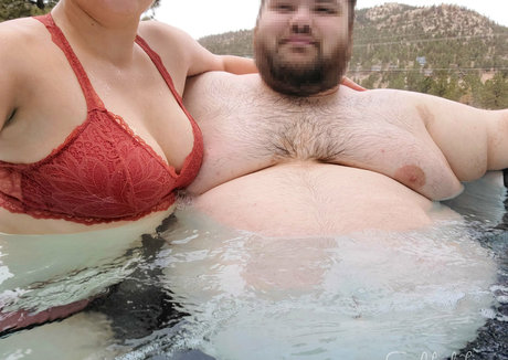 Nacktes geleaktes OnlyFans-Foto von Femalefeederheaven