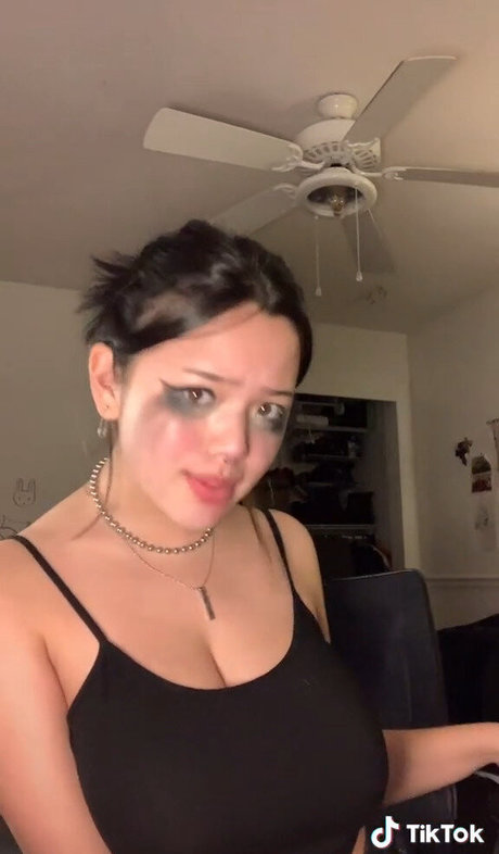 Nacktes geleaktes OnlyFans-Foto von Kawaiinoniexx