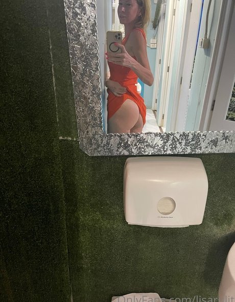 Nacktes geleaktes OnlyFans-Foto von Lisa Rulit