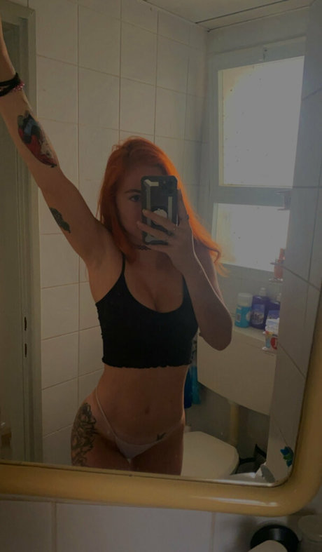 Nacktes geleaktes OnlyFans-Foto von April Harel