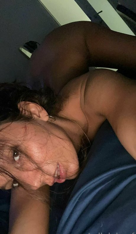 Nacktes geleaktes OnlyFans-Foto von Lunaolivieri