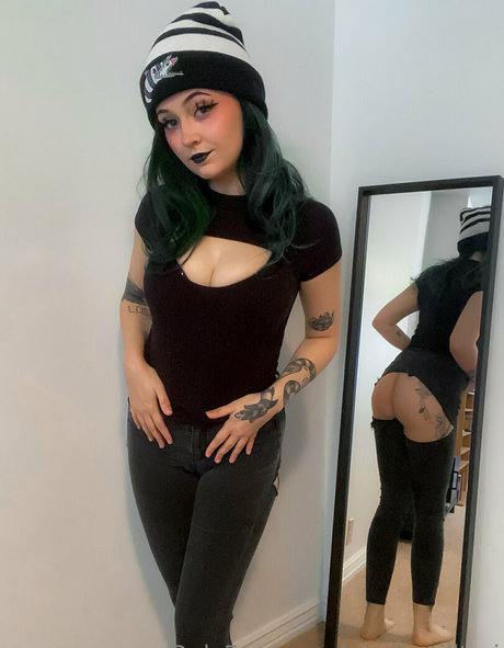Nacktes geleaktes OnlyFans-Foto von Yepitsstilltori