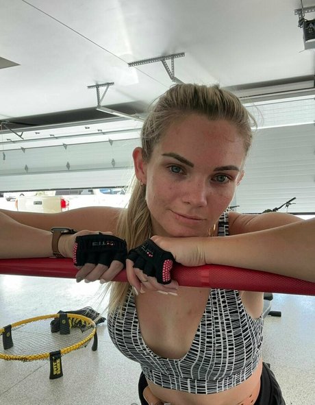 Nacktes geleaktes OnlyFans-Foto von Ezrapaige