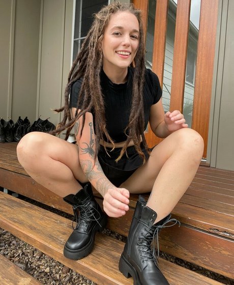 Nacktes geleaktes OnlyFans-Foto von Skye Sharp