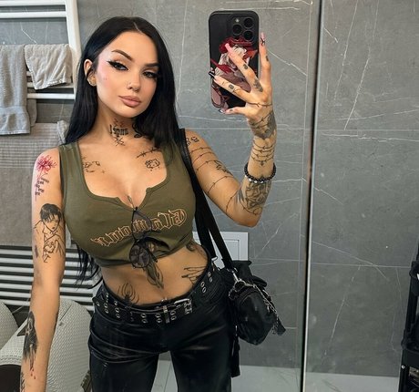 Nacktes geleaktes OnlyFans-Foto von Aesthymes