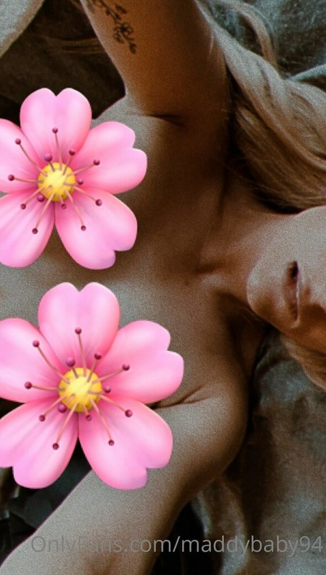 Nacktes geleaktes OnlyFans-Foto von Maddybaby94