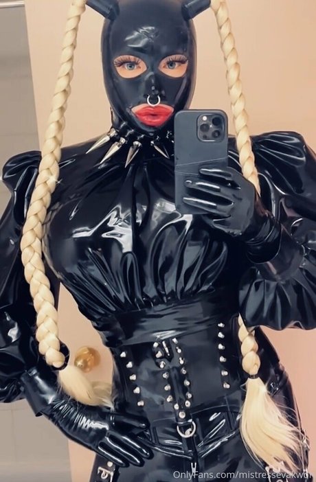 Nacktes geleaktes OnlyFans-Foto von Mistressyumi