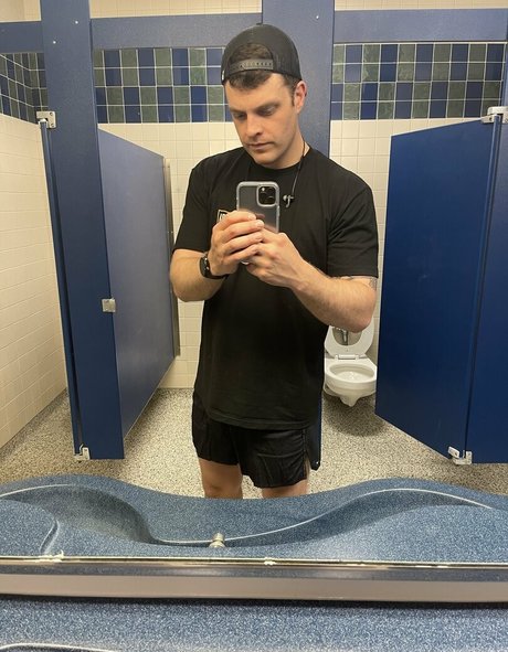 Nacktes geleaktes OnlyFans-Foto von Heyitskalen