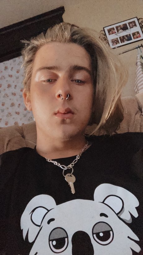 Nacktes geleaktes OnlyFans-Foto von Trevor