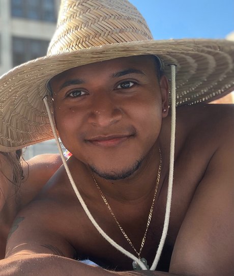 Nacktes geleaktes OnlyFans-Foto von Henry Rojas