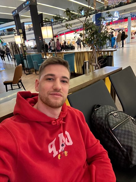Nacktes geleaktes OnlyFans-Foto von Patrik Rajcsnyi