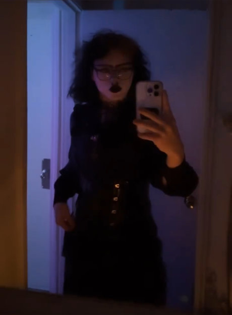 Nacktes geleaktes OnlyFans-Foto von Miles Mortuary