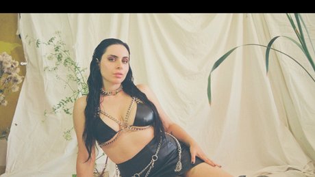 Nacktes geleaktes OnlyFans-Foto von Mara Riot