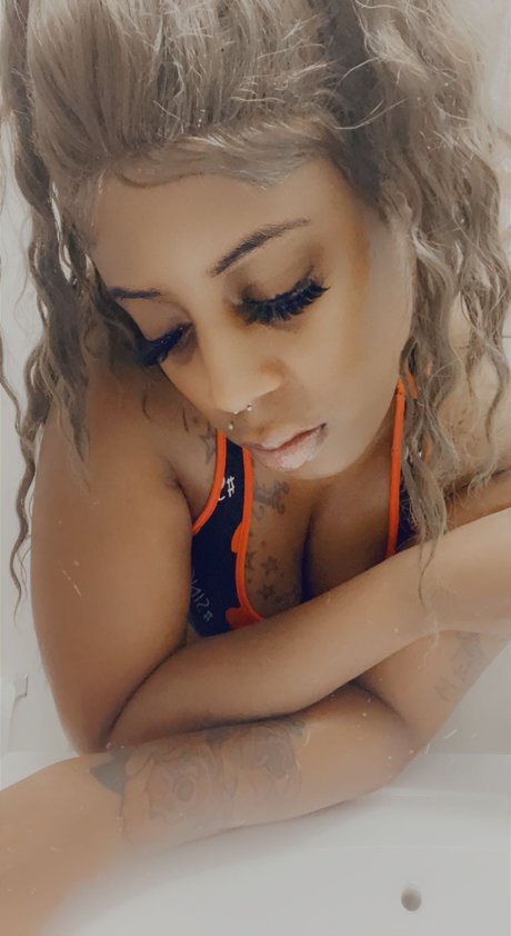 Nacktes geleaktes OnlyFans-Foto von Lyricsynasty