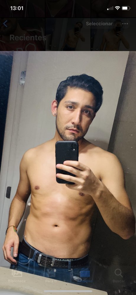Nacktes geleaktes OnlyFans-Foto von Evan Harvey