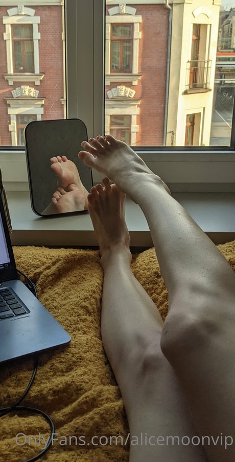 Nacktes geleaktes OnlyFans-Foto von Alice Moon