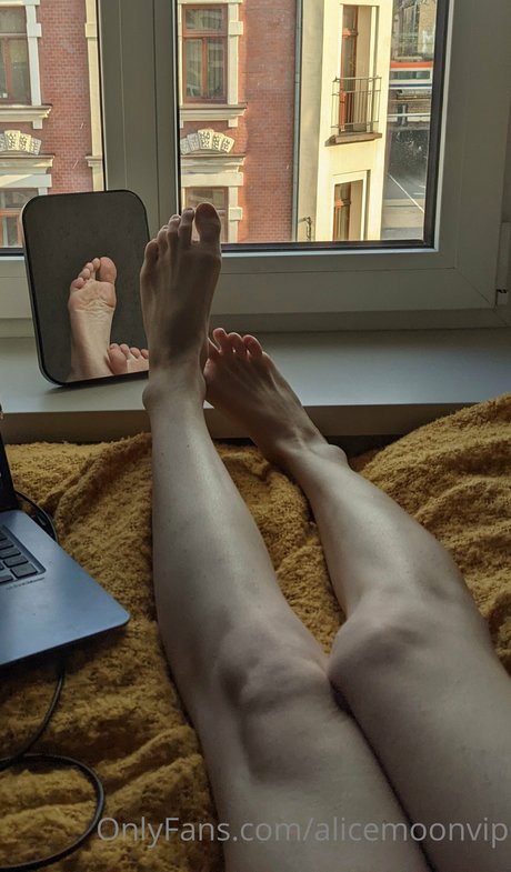Nacktes geleaktes OnlyFans-Foto von Alice Moon