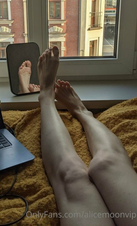 Nacktes geleaktes OnlyFans-Foto von Alice Moon