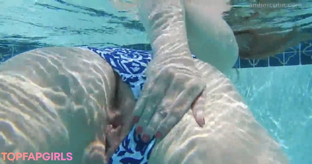 Nacktes geleaktes OnlyFans-Foto von Ambercutie #1019