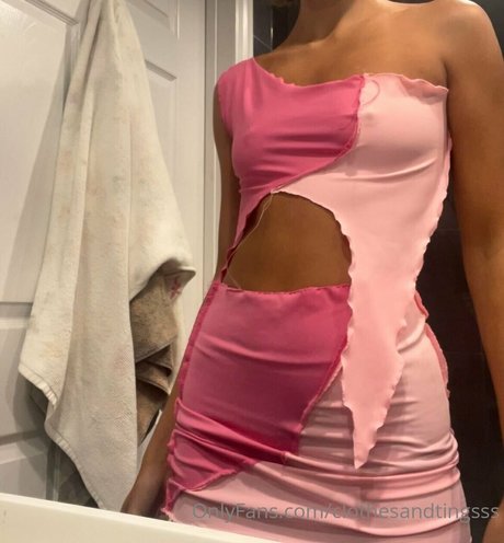 Nacktes geleaktes OnlyFans-Foto von Clothesandtingsss