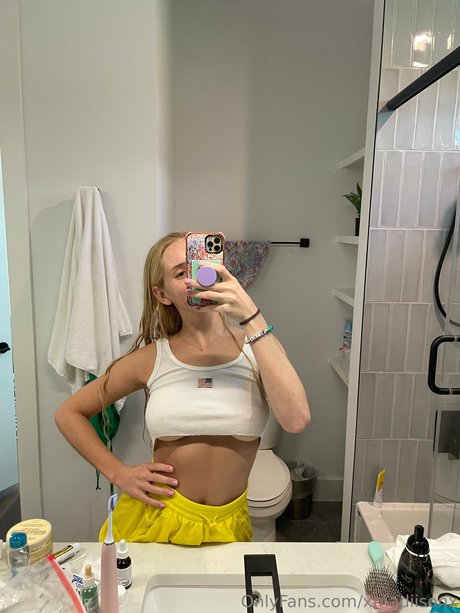 Nacktes geleaktes OnlyFans-Foto von Madison Moores