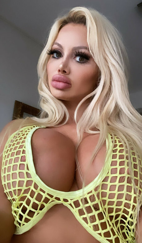 Nacktes geleaktes OnlyFans-Foto von Cassie Caldwell
