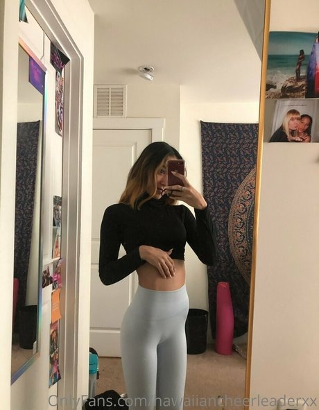 Hawaiian Cheerleader