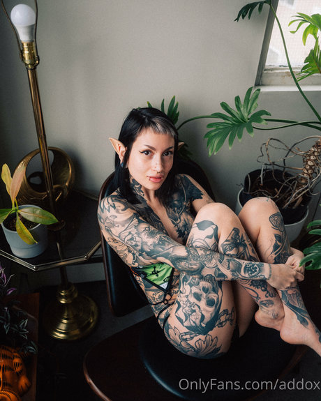 Nacktes geleaktes OnlyFans-Foto von Addox