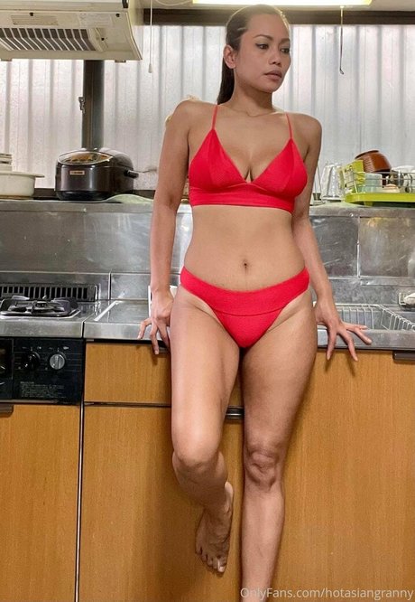 Nacktes geleaktes OnlyFans-Foto von Hotasiangranny