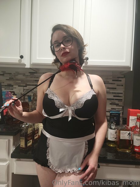 Nacktes geleaktes OnlyFans-Foto von Kibas Mom